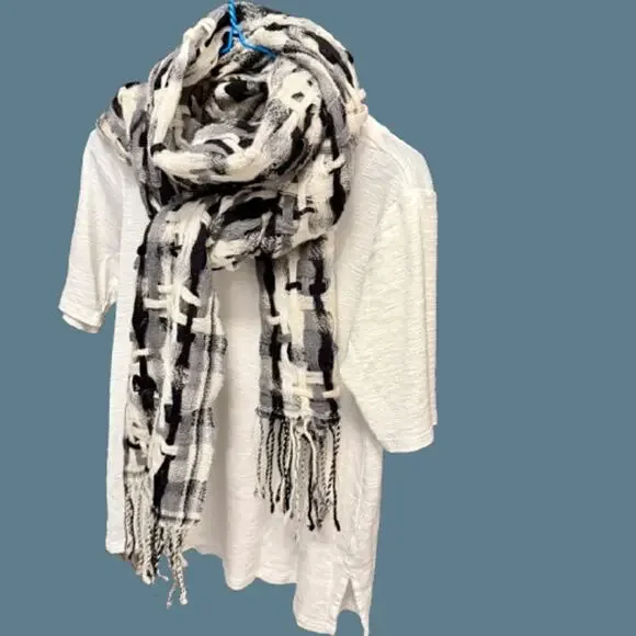 Suantrai of Ireland Open Weave Black White & Gray Wool Scarf - Picture 4 of 7
